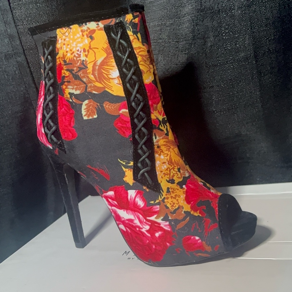 Floral Chiquita heels